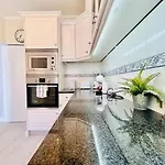 Apartment Brisamar Villas: Sol, Mar, Serenidade *
